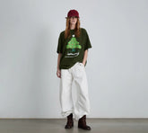 Green Christmas Tree Graphic T-Shirt – Minimal Holiday Oversized Tee
