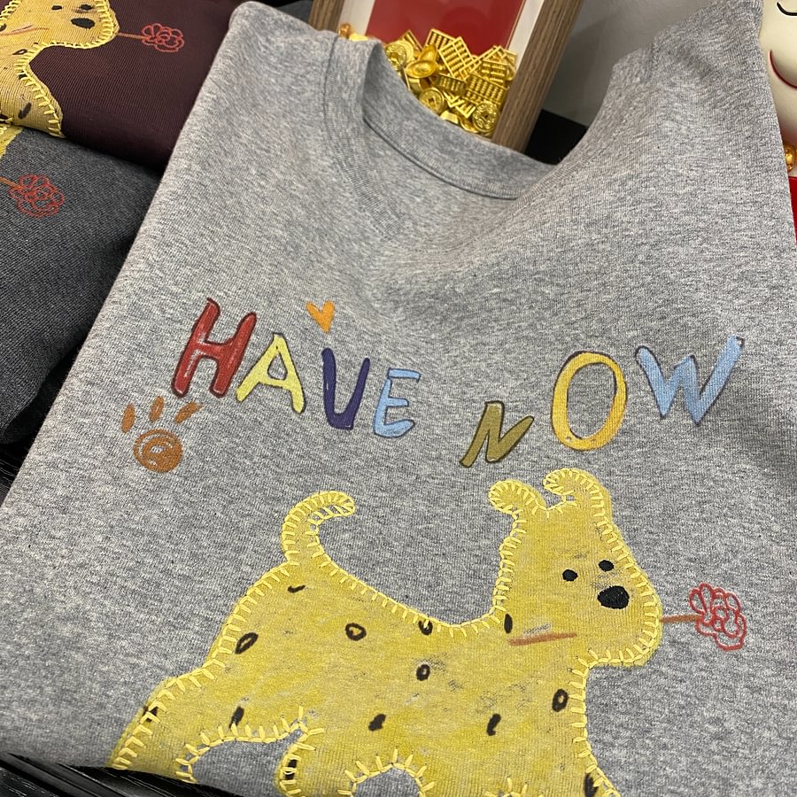 A186 - Doodle Puppy Graphic Tee - Hand-Embroidered Artistic Detail - 220g Premium Heavyweight Cotton