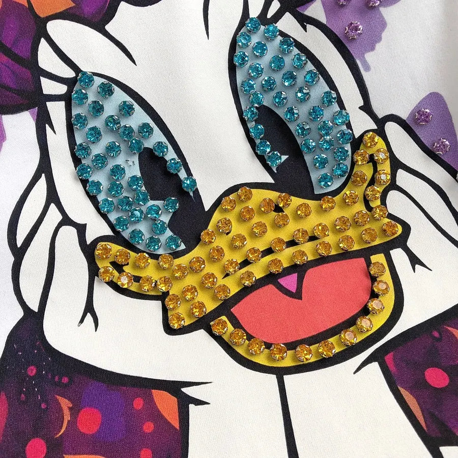 VINESU Sparkly Daisy Duck with Purple Butterflies – Black Edgy-Cute Short-Sleeve Tee