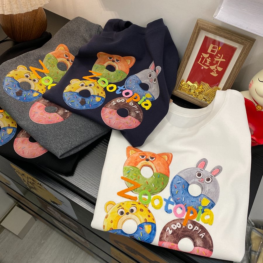 A179 - Zootopia Nick & Judy Graphic Tee - Hand-Embroidered Lettering - 220g Premium Heavyweight Cotton