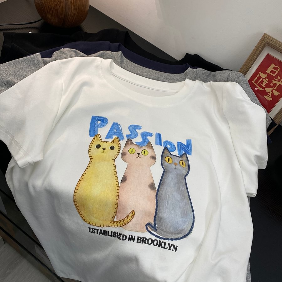 A185 - "Three Kittens" Graphic Tee - Detailed Hand-Embroidered Accents - 220g Premium Heavyweight Cotton