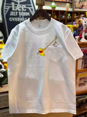 A102 - Winnie the Pooh Creative Pocket Graphic T-Shirt - 220g Heavyweight Pure Cotton Breathable Tee, Cute Cartoon Print Loose Fit Top