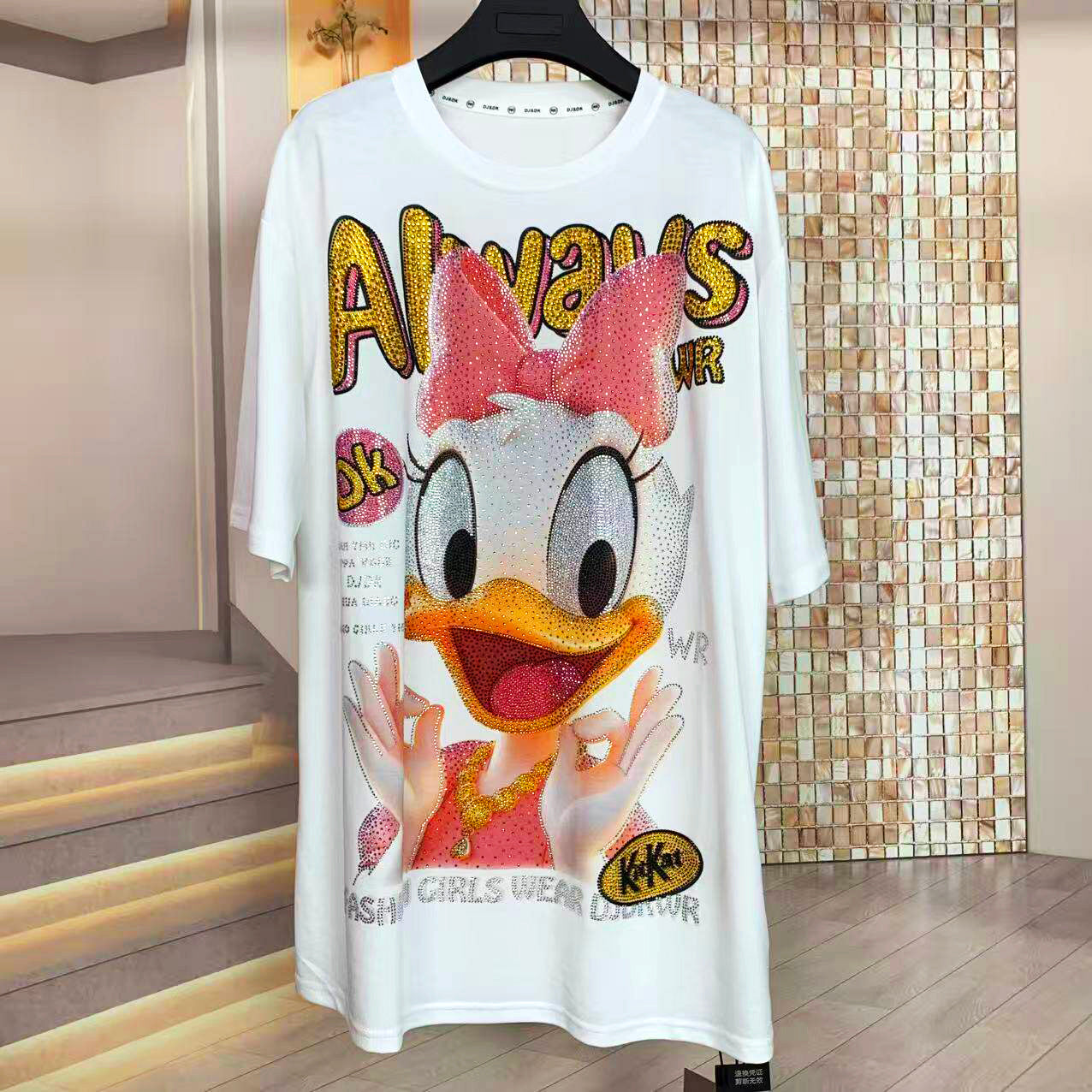 A256 - Daisy Duck Rhinestone Oversized T-Shirt – Y2K Sparkly Cartoon Graphic Tee Women Streetwear 320G Heavy Cotton