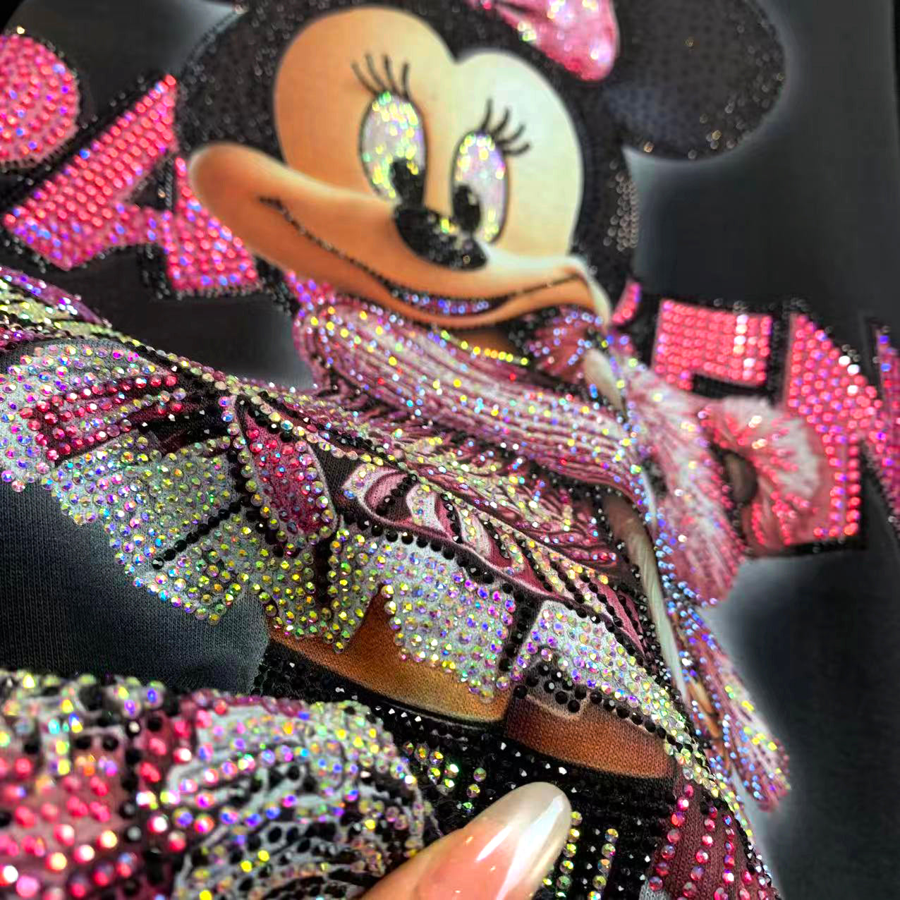 R7 - Sparkling Rhinestone Minnie Mouse Graphic Tee - 100% Pure Cotton Streetwear Oversized T-Shirt
