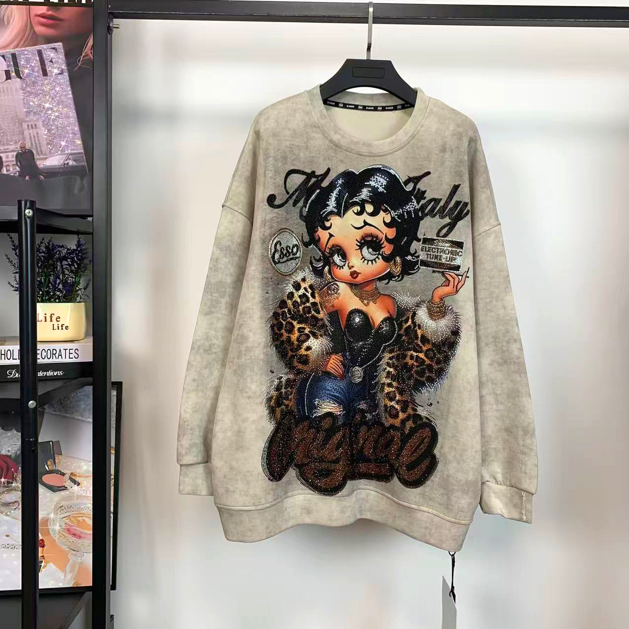 R18 - Rhinestone Betty Graphic Oversized Sweatshirt – Sparkling Vintage Cartoon Style