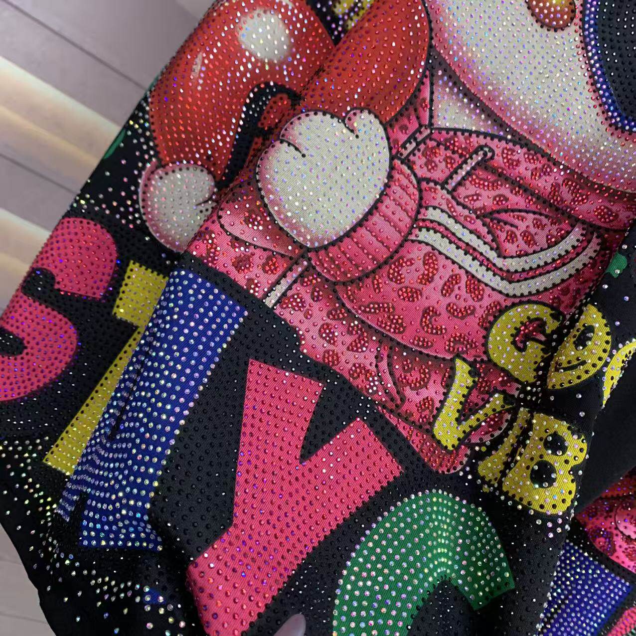A225 - Hello Kitty Sunglasses Y2K Double-Sided Aesthetic Tee - 320g Heavyweight Breathable Cotton - Premium Rhinestone Bling Streetwear Boxy T-Shirt