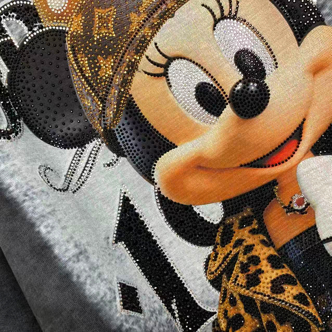 R20 - Vintage Streetwear Minnie & Hello Kitty Sweatshirt - Premium Pure Cotton Bling Rhinestone Oversized Pullover