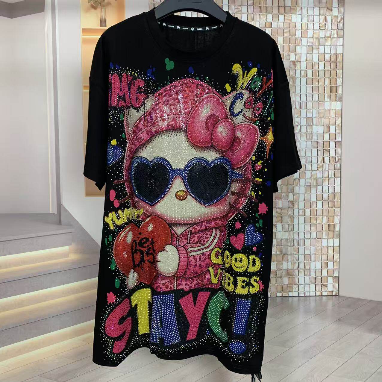 A225 - Hello Kitty Sunglasses Y2K Double-Sided Aesthetic Tee - 320g Heavyweight Breathable Cotton - Premium Rhinestone Bling Streetwear Boxy T-Shirt