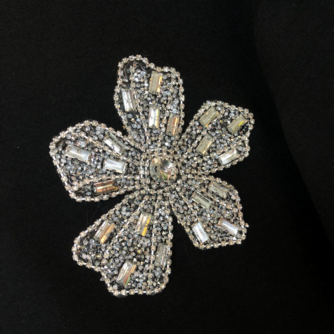 Sparkly floral embellishment T-shirts 🌸 A delicate trick for basic styles