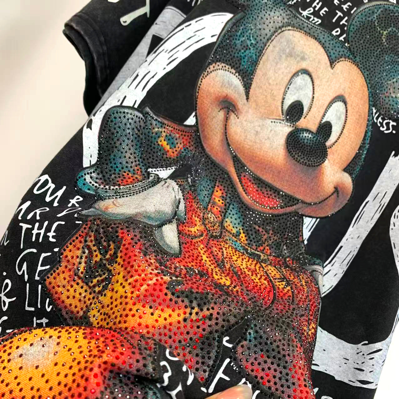 R22 - Mickey Rhinestone Oversized T-Shirt – Sparkling Cartoon Mouse Graphic Cotton Streetwear Tee
