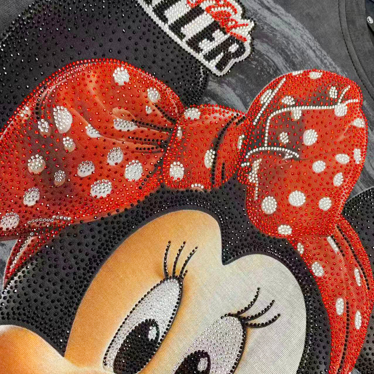 R19 - Vintage Streetwear Chibi Minnie Mouse Sweatshirt - Heavy Pure Cotton Bling Rhinestone Oversized Pullover