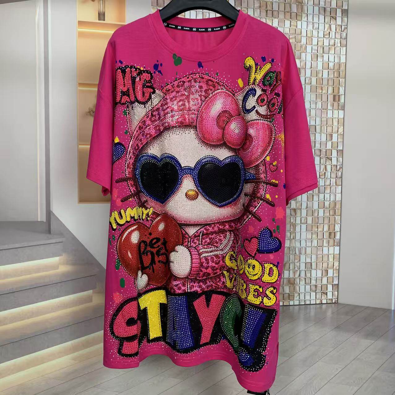 A225 - Hello Kitty Sunglasses Y2K Double-Sided Aesthetic Tee - 320g Heavyweight Breathable Cotton - Premium Rhinestone Bling Streetwear Boxy T-Shirt