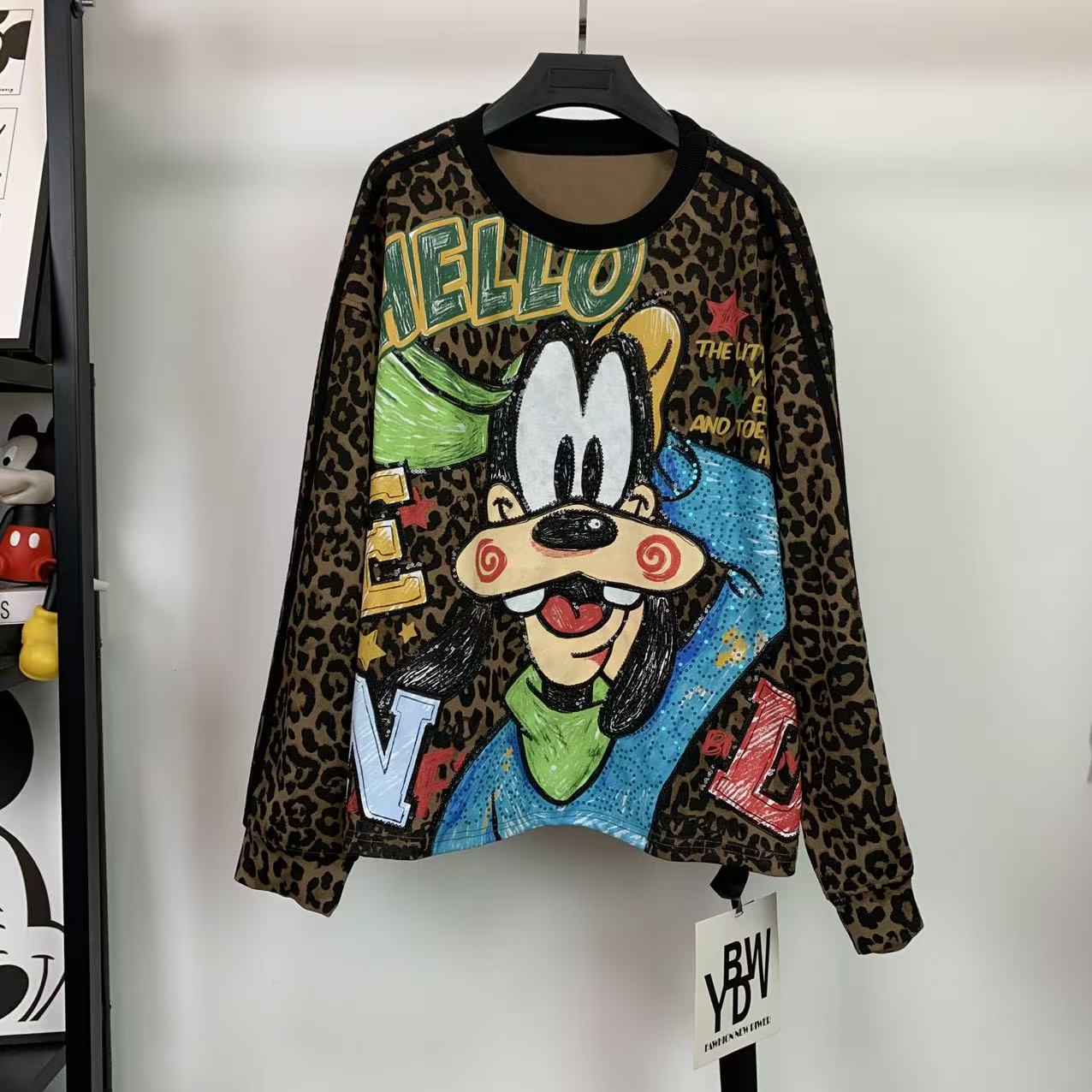 Vintage Leopard Cartoon Dog Sequin Embroidered Sweatshirt