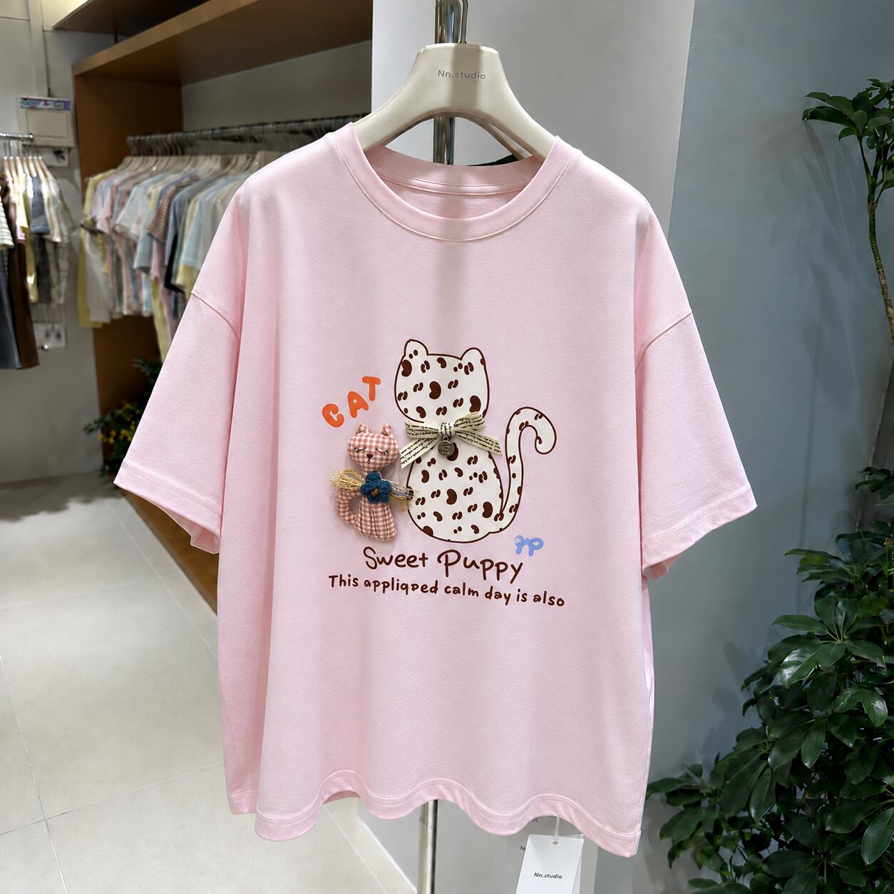 3D Cat Bow Graphic T-Shirt | Cute Handmade Appliqué Oversized Tee