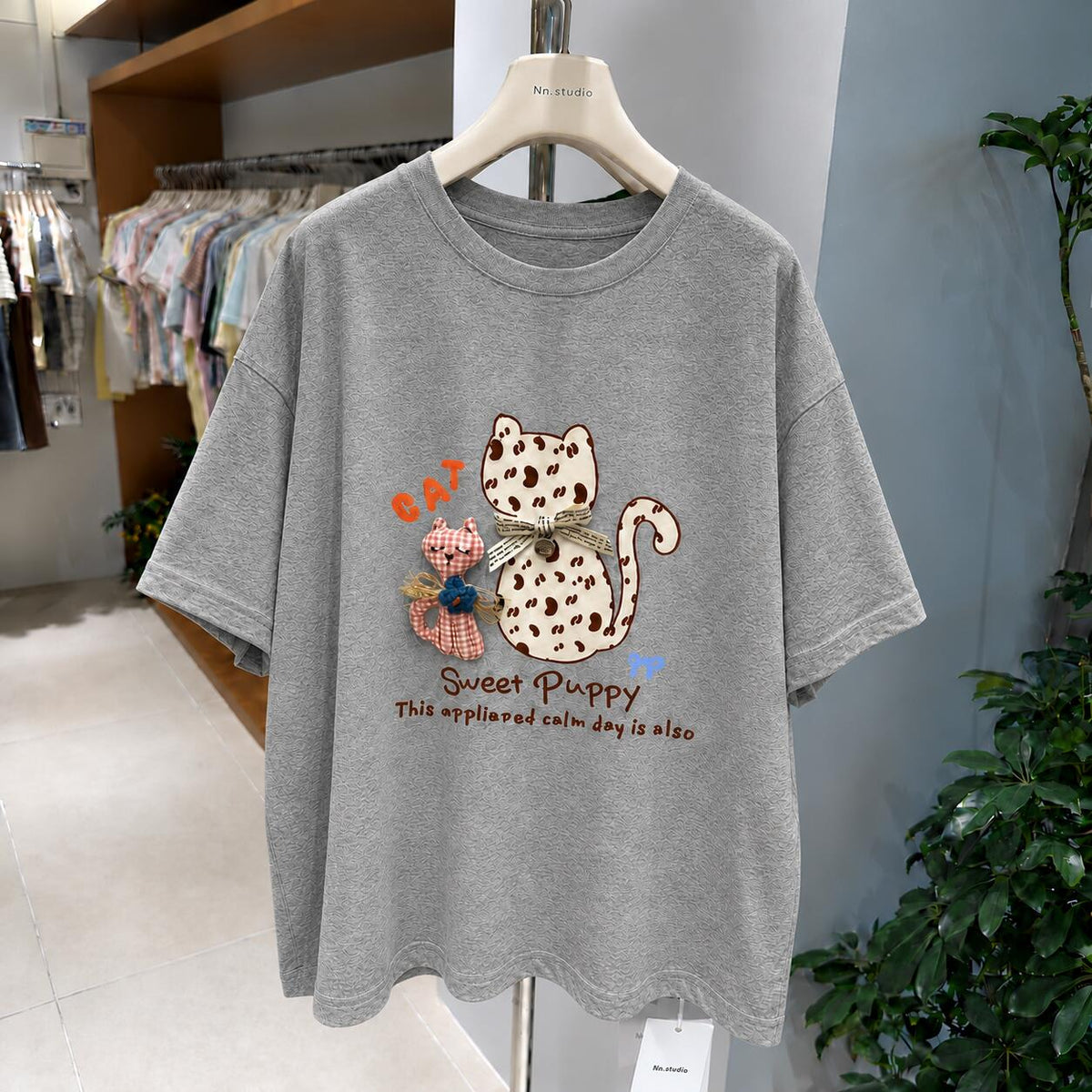 3D Cat Bow Graphic T-Shirt | Cute Handmade Appliqué Oversized Tee
