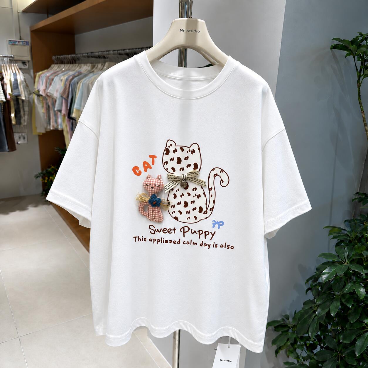 3D Cat Bow Graphic T-Shirt | Cute Handmade Appliqué Oversized Tee