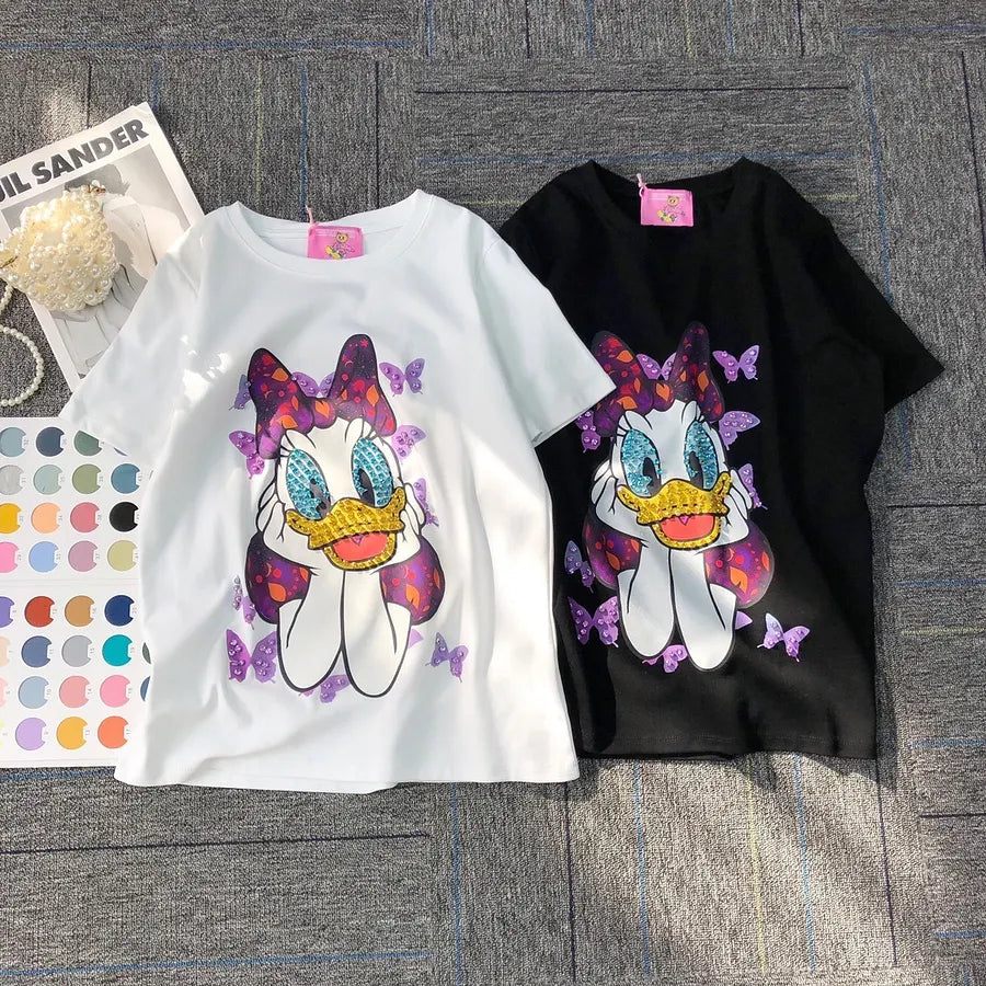 VINESU Sparkly Daisy Duck with Purple Butterflies – Black Edgy-Cute Short-Sleeve Tee