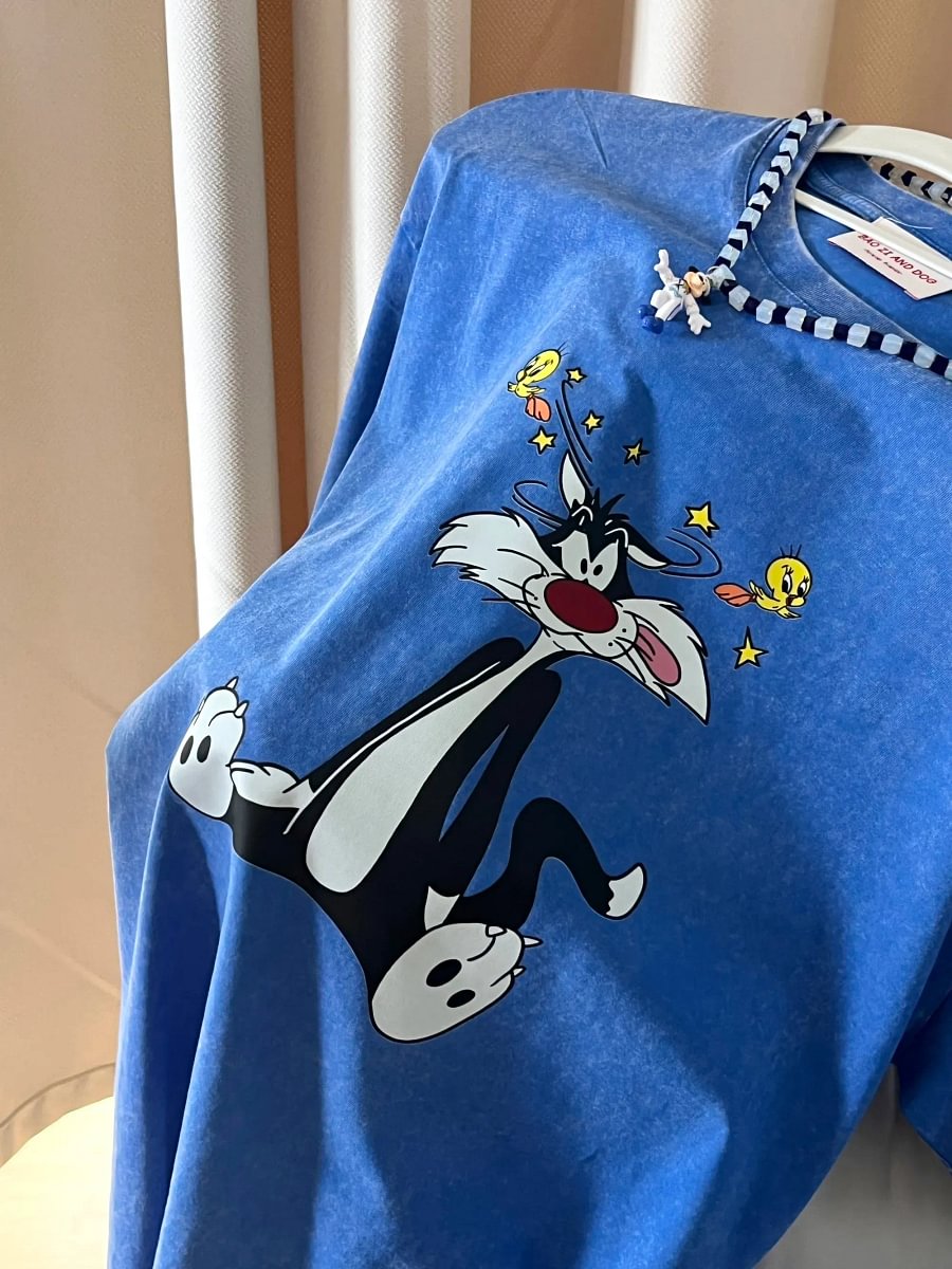Vinesu A65 - Vintage Tweety & Sylvester Distressed Print T-Shirt | Loose Casual Spring/Summer Top （230GSM 100% Cotton）