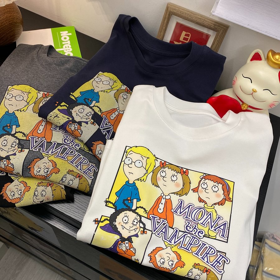 A188 - Vintage Mona the Vampire Graphic Tee - 220g Premium Heavyweight Cotton