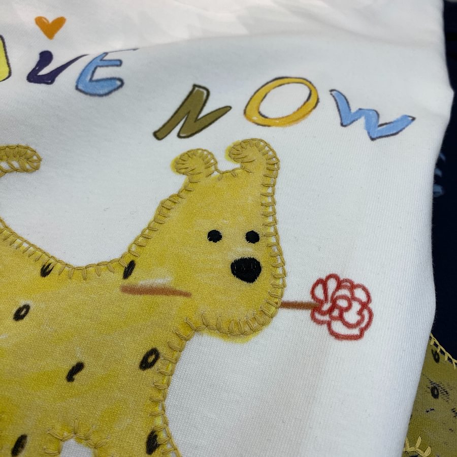 A186 - Doodle Puppy Graphic Tee - Hand-Embroidered Artistic Detail - 220g Premium Heavyweight Cotton