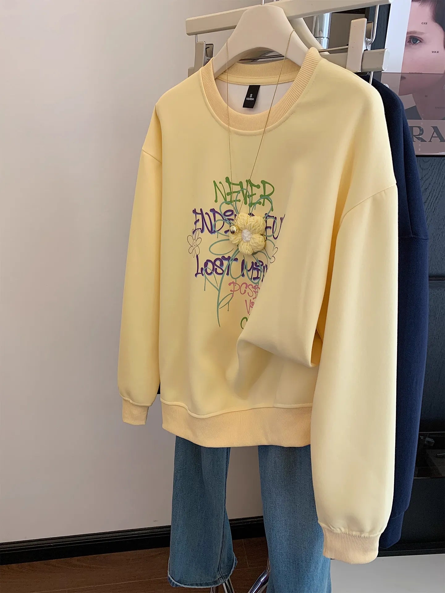 Sweet - Cool Vibe! Letter Print & 3D Pink Flower Sweatshirt