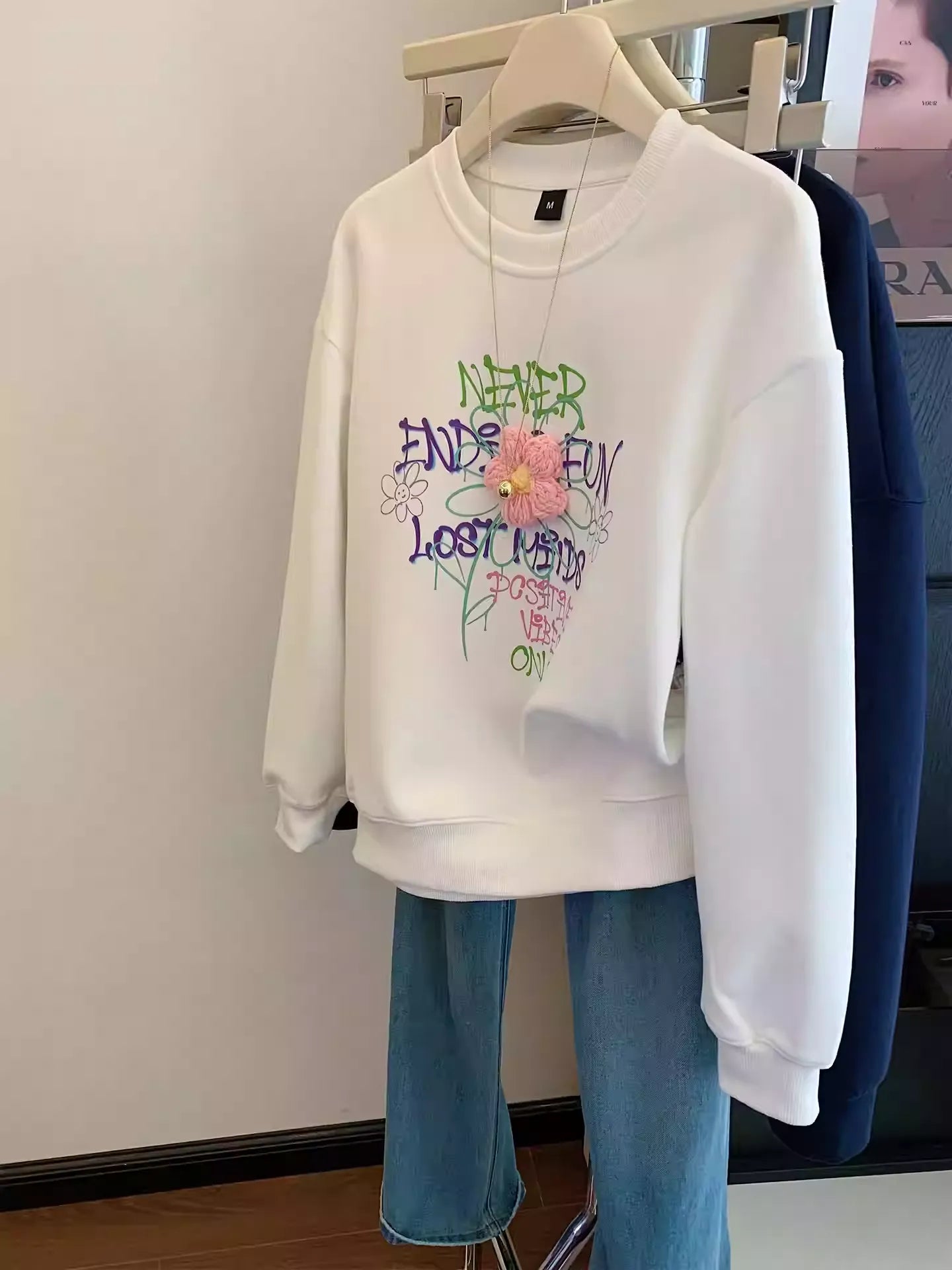 Sweet - Cool Vibe! Letter Print & 3D Pink Flower Sweatshirt