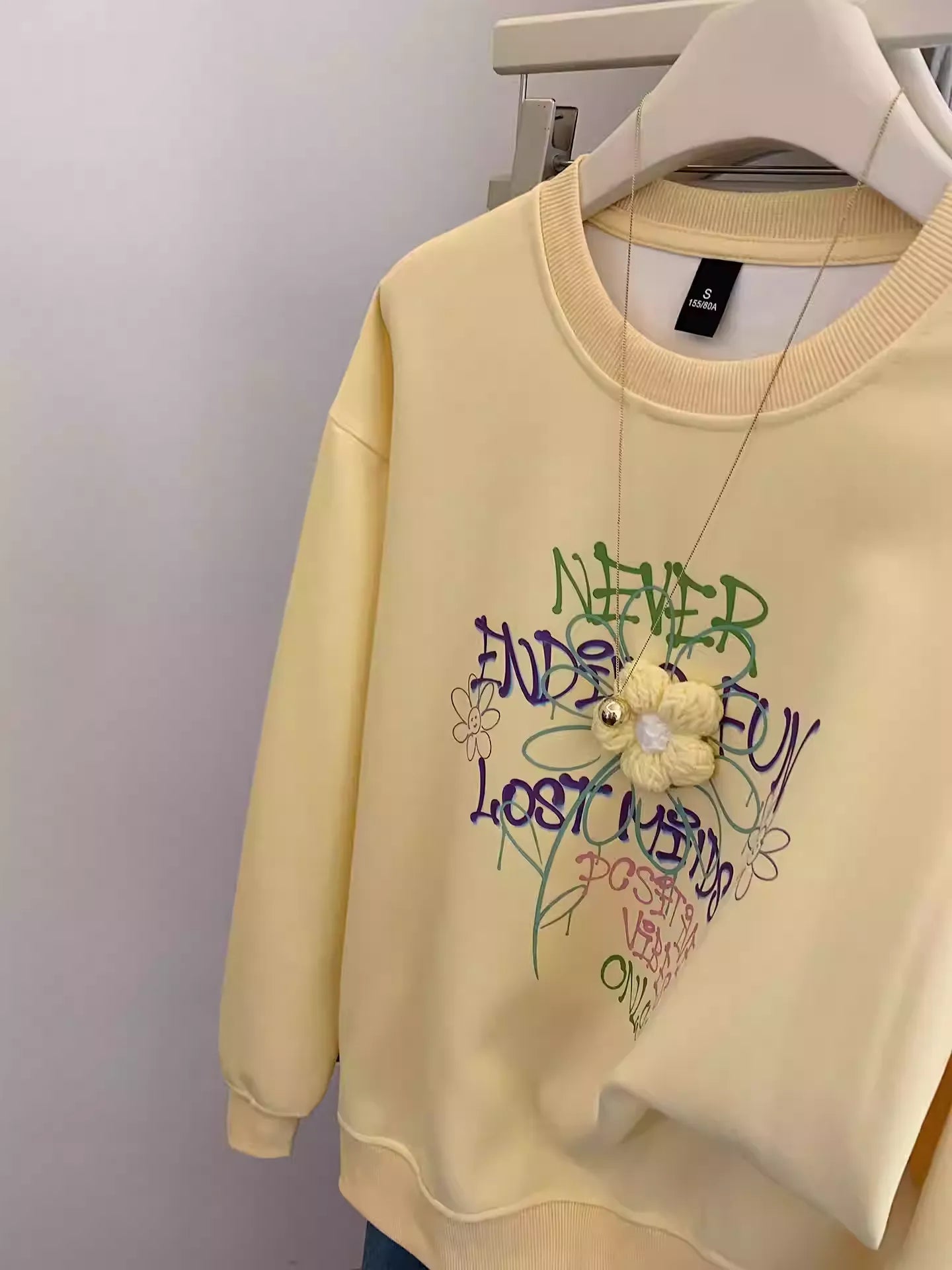 Sweet - Cool Vibe! Letter Print & 3D Pink Flower Sweatshirt