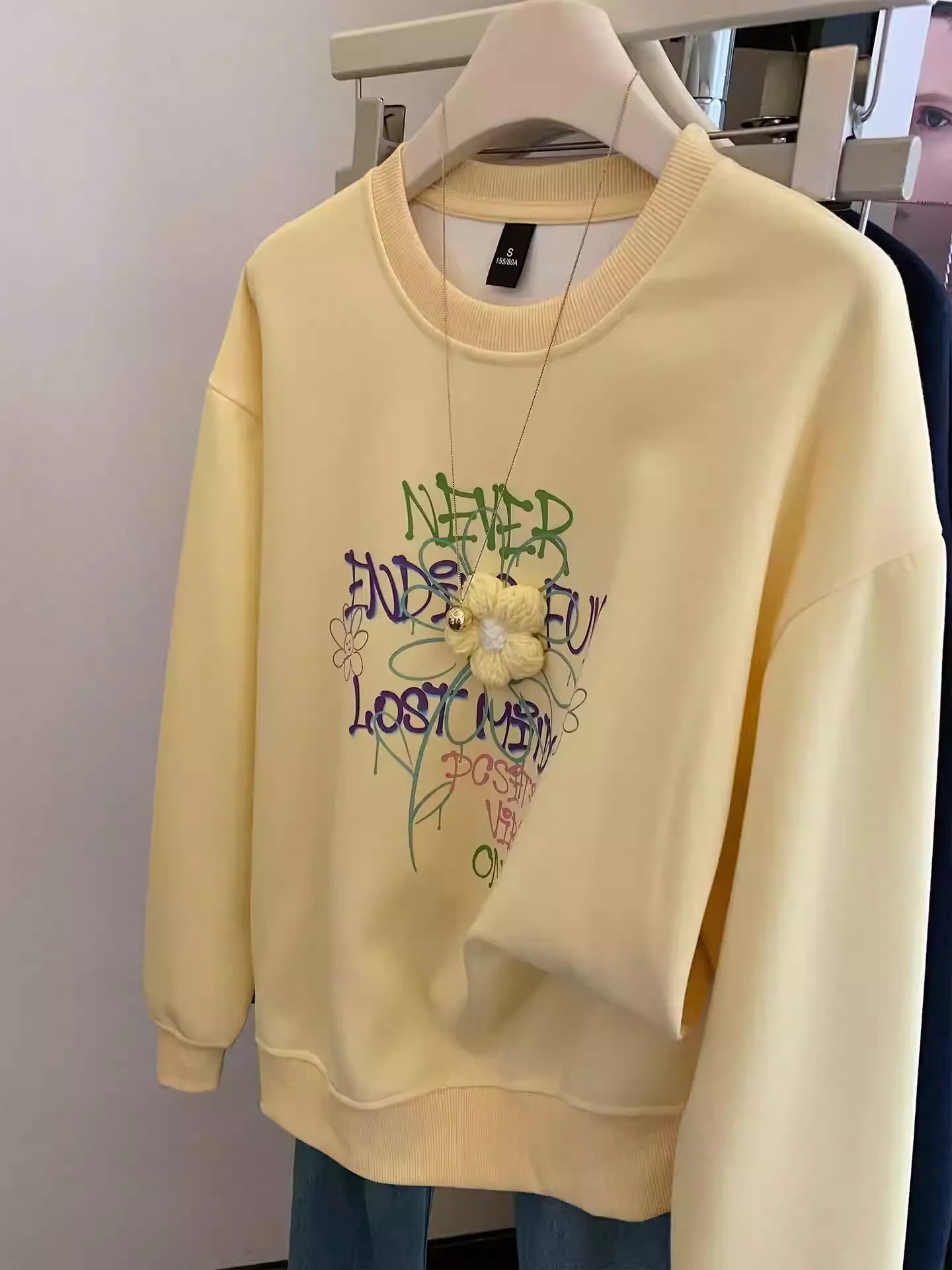 Sweet - Cool Vibe! Letter Print & 3D Pink Flower Sweatshirt