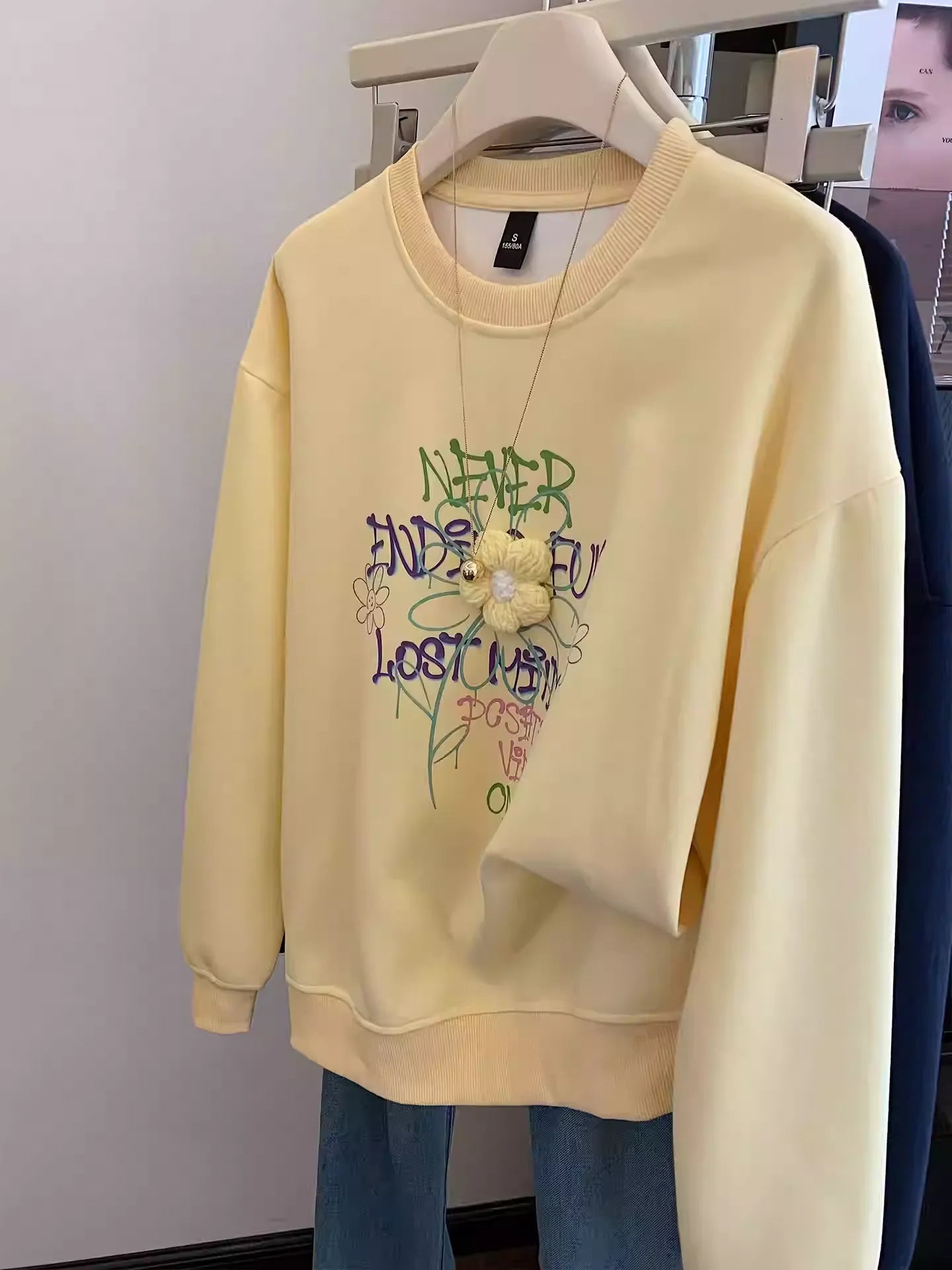 Sweet - Cool Vibe! Letter Print & 3D Pink Flower Sweatshirt