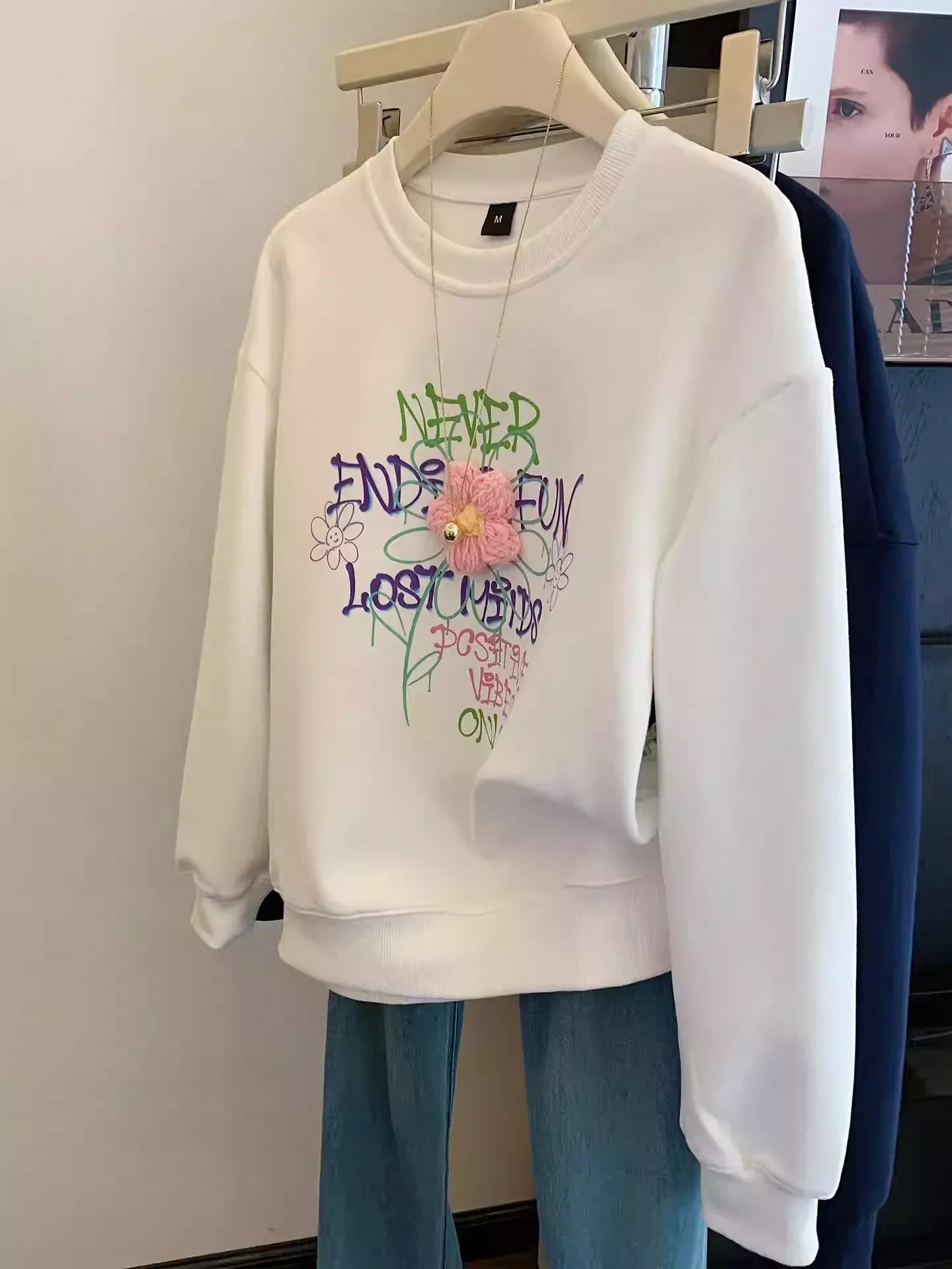 Sweet - Cool Vibe! Letter Print & 3D Pink Flower Sweatshirt