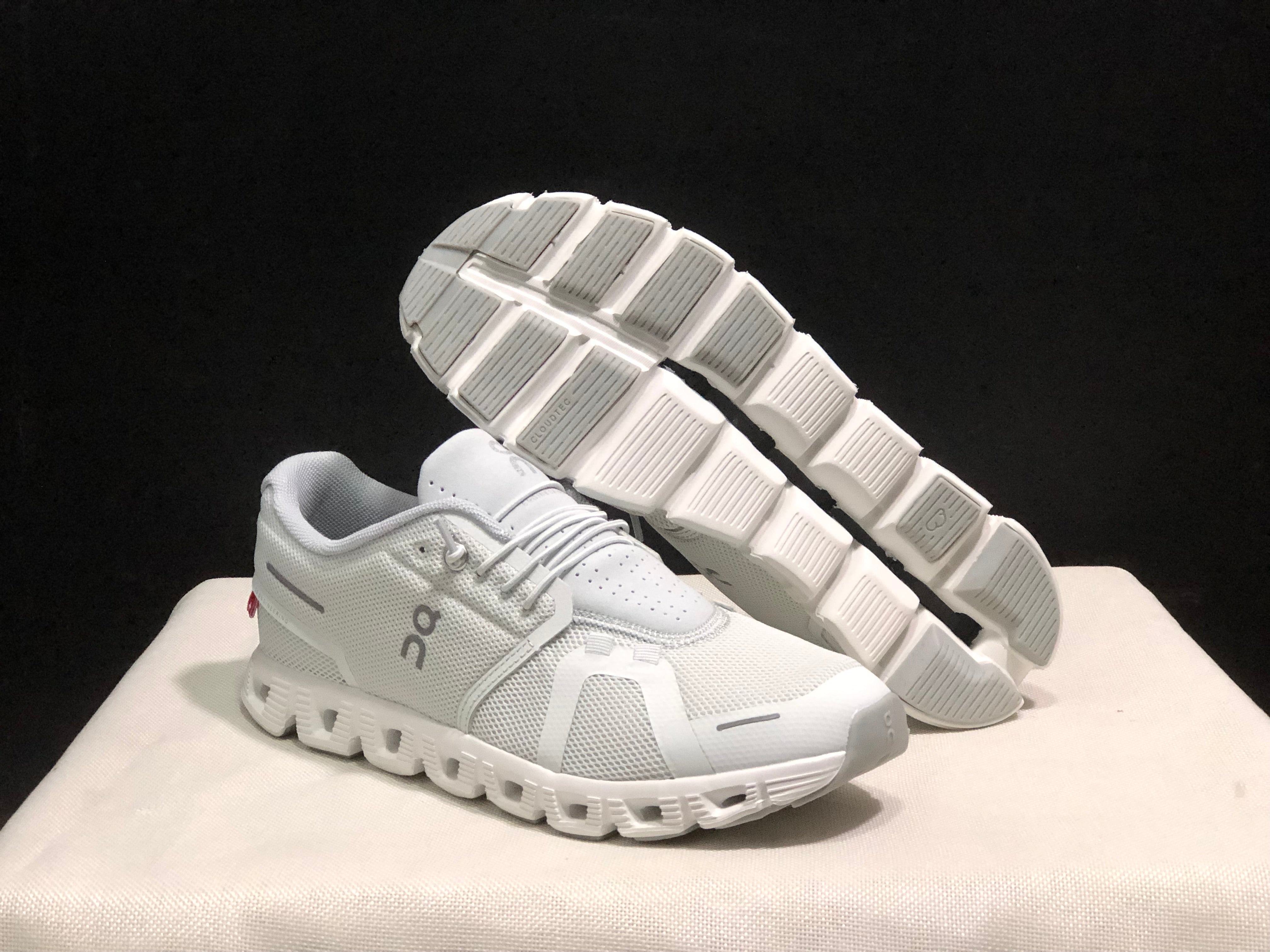 On Cloud 5 ice white