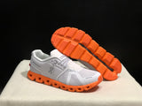 On Cloud 5 Mist white + burnt orange