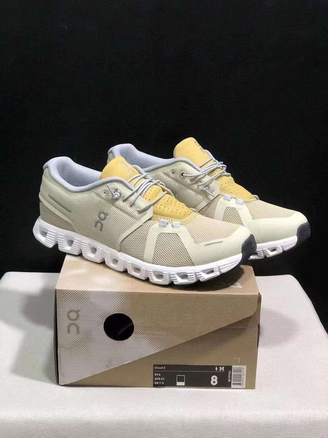 On Cloud 5 light brown