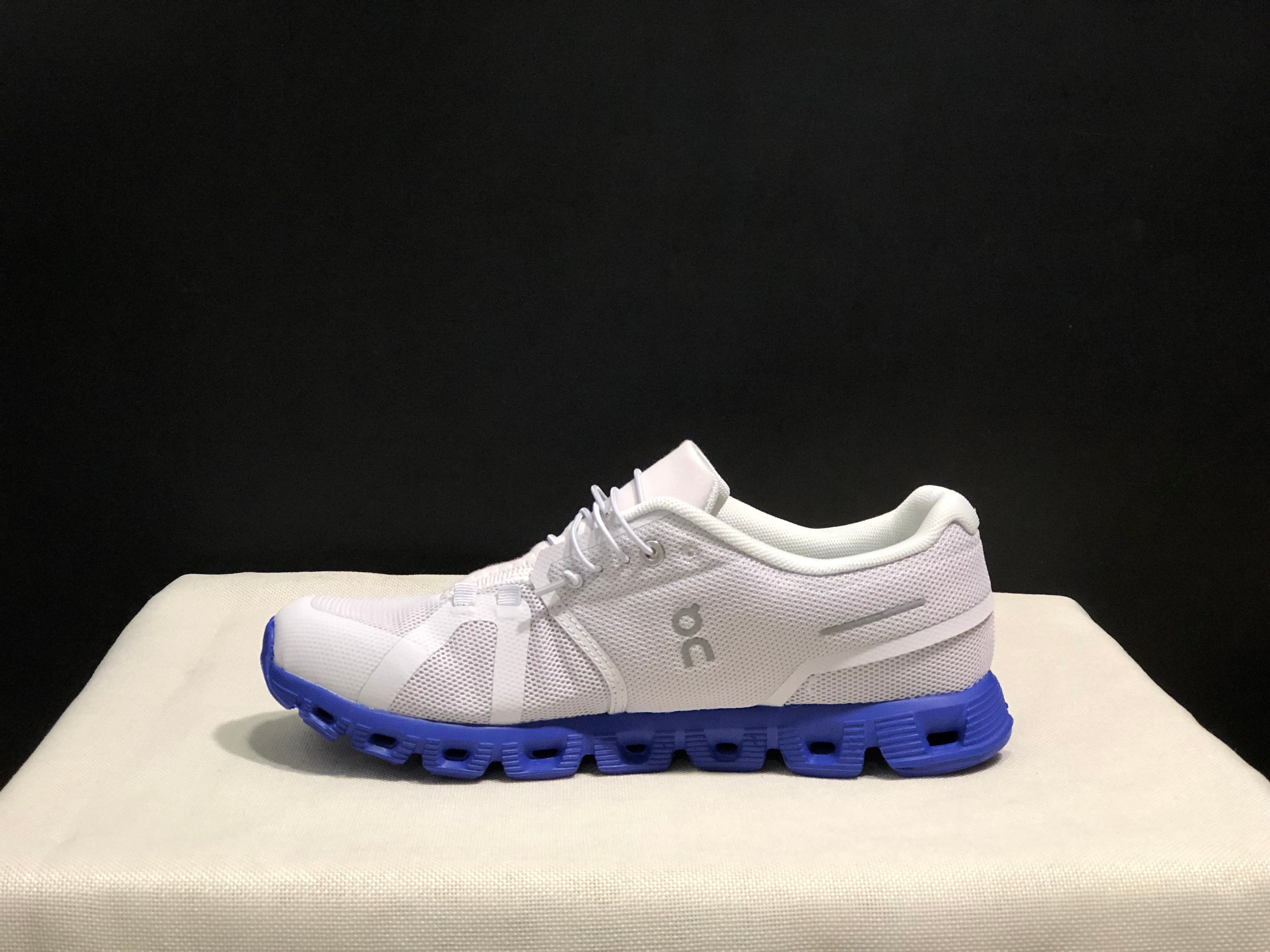 On Cloud 5 fog white + blue