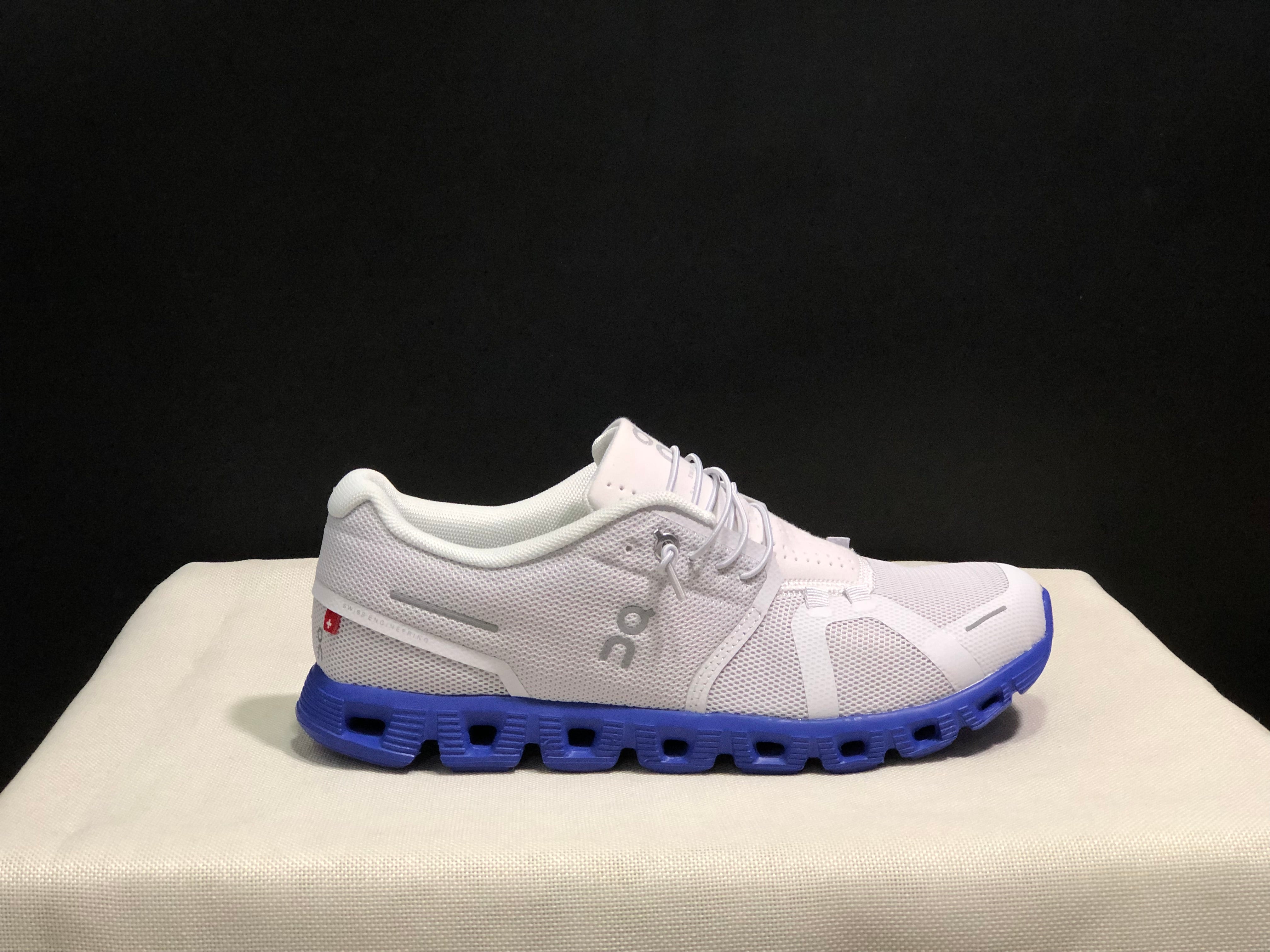 On Cloud 5 fog white + blue