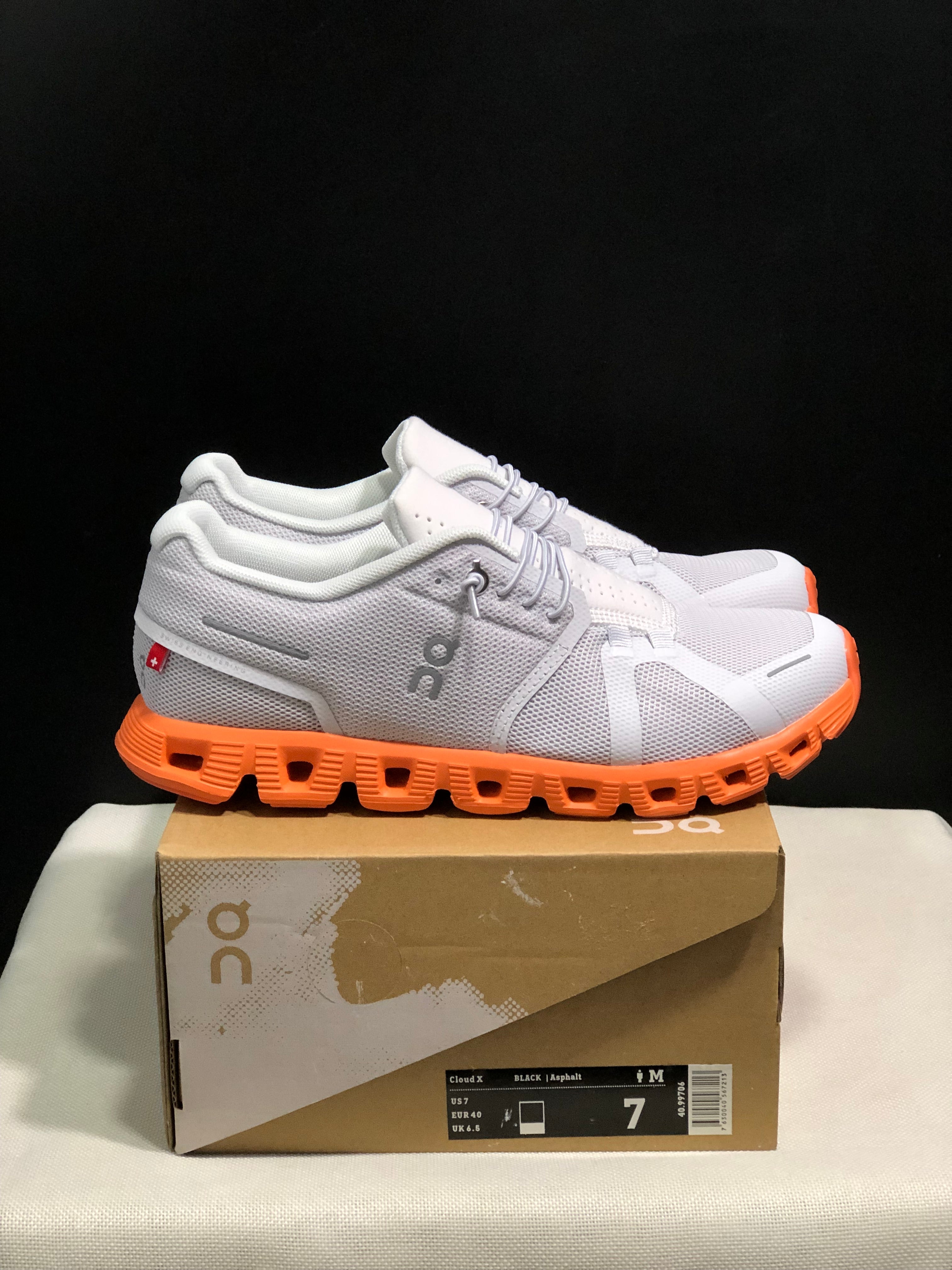 On Cloud 5 Mist white + burnt orange
