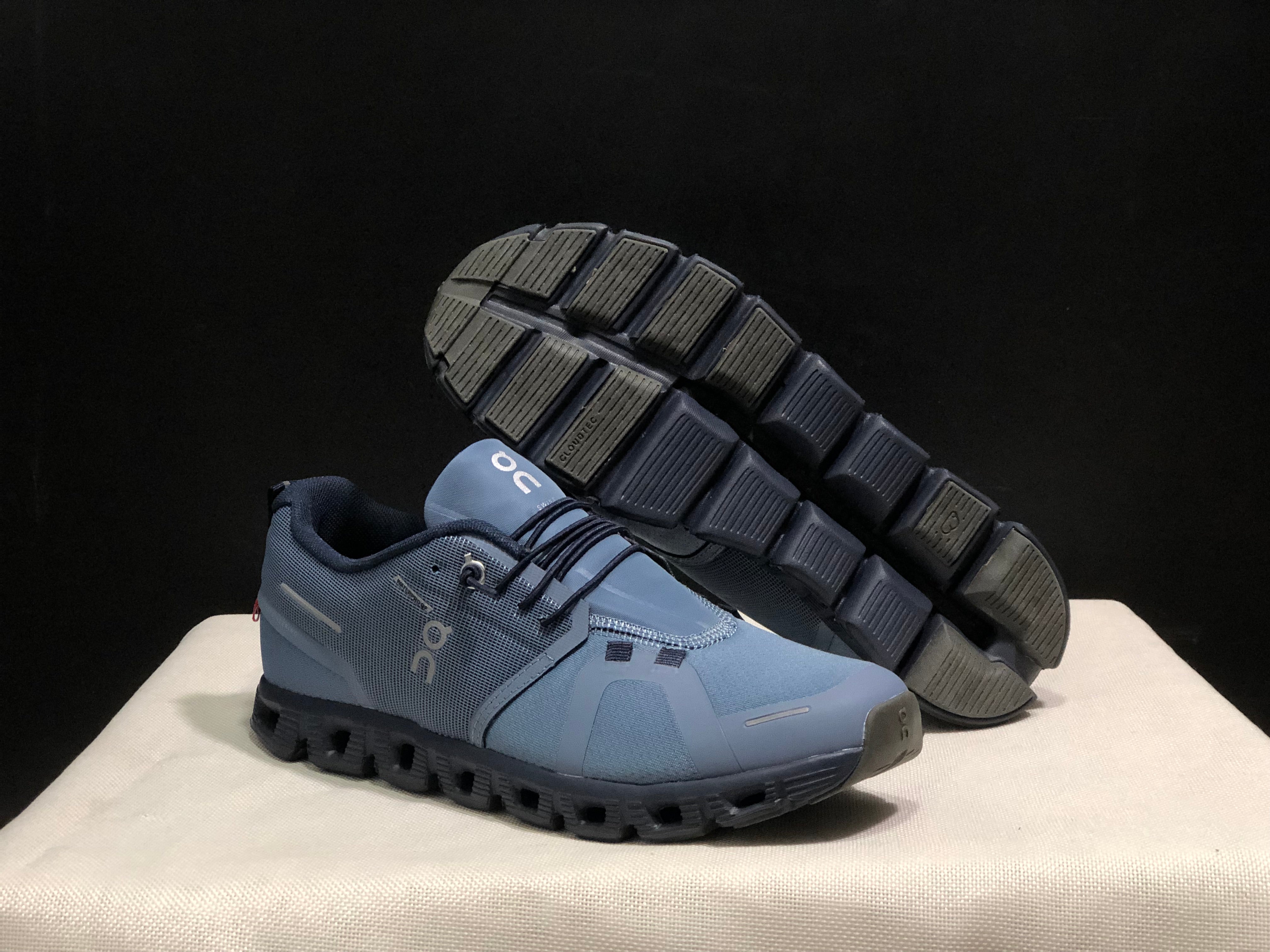 On Cloud 5 navy blue