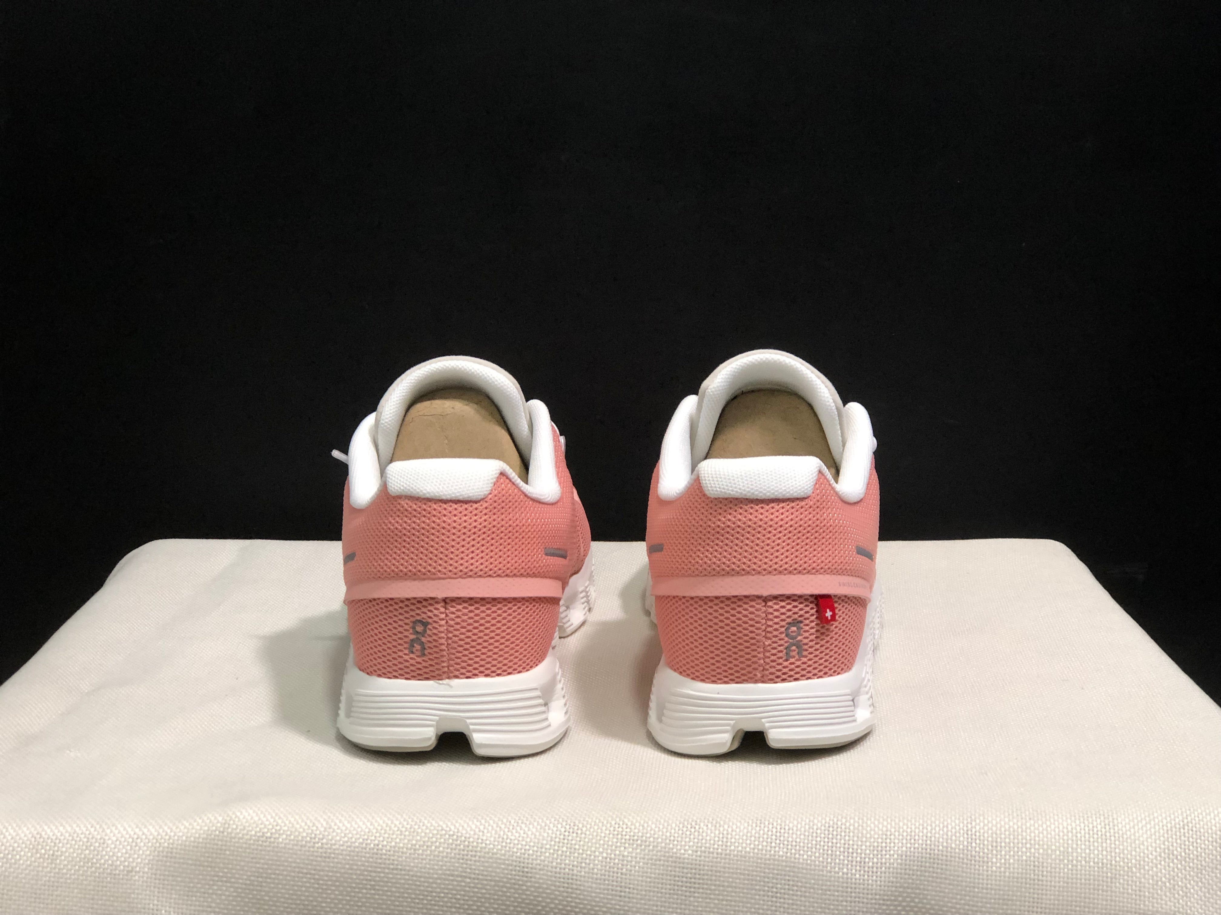 On Cloud 5 Rose pink + shell pink