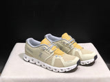 On Cloud 5 light brown