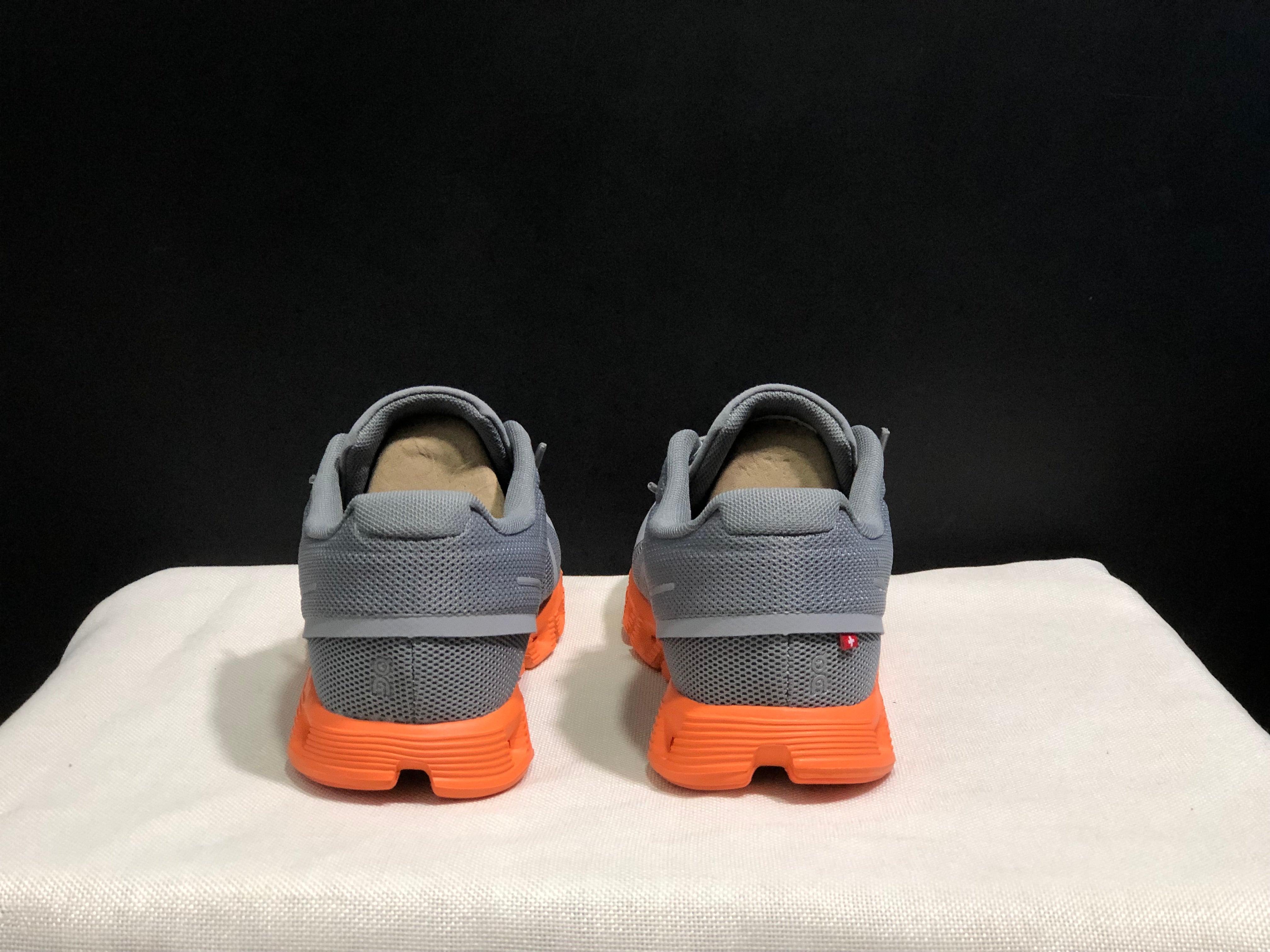 On Cloud 5 gray orange
