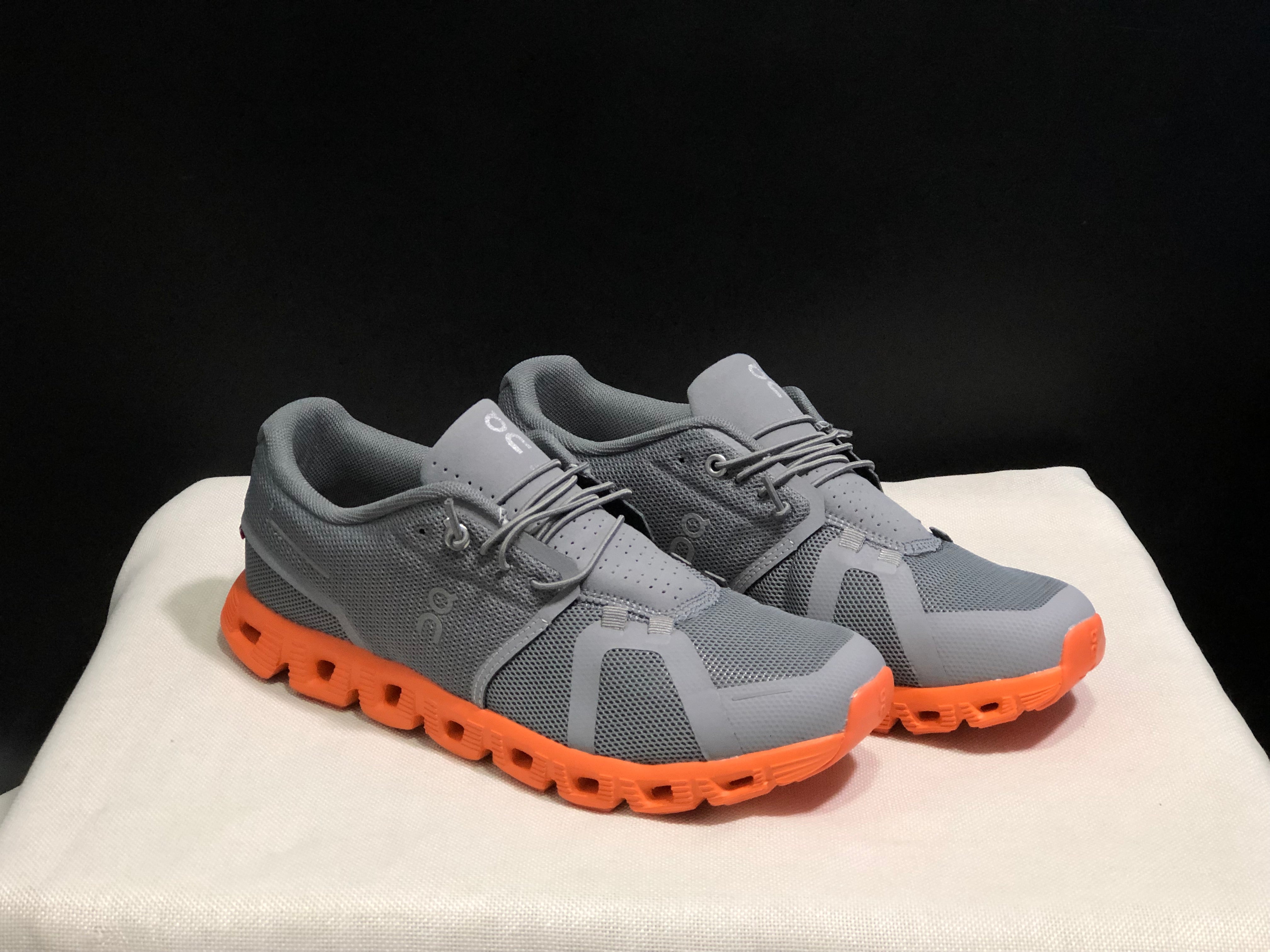 On Cloud 5 gray orange