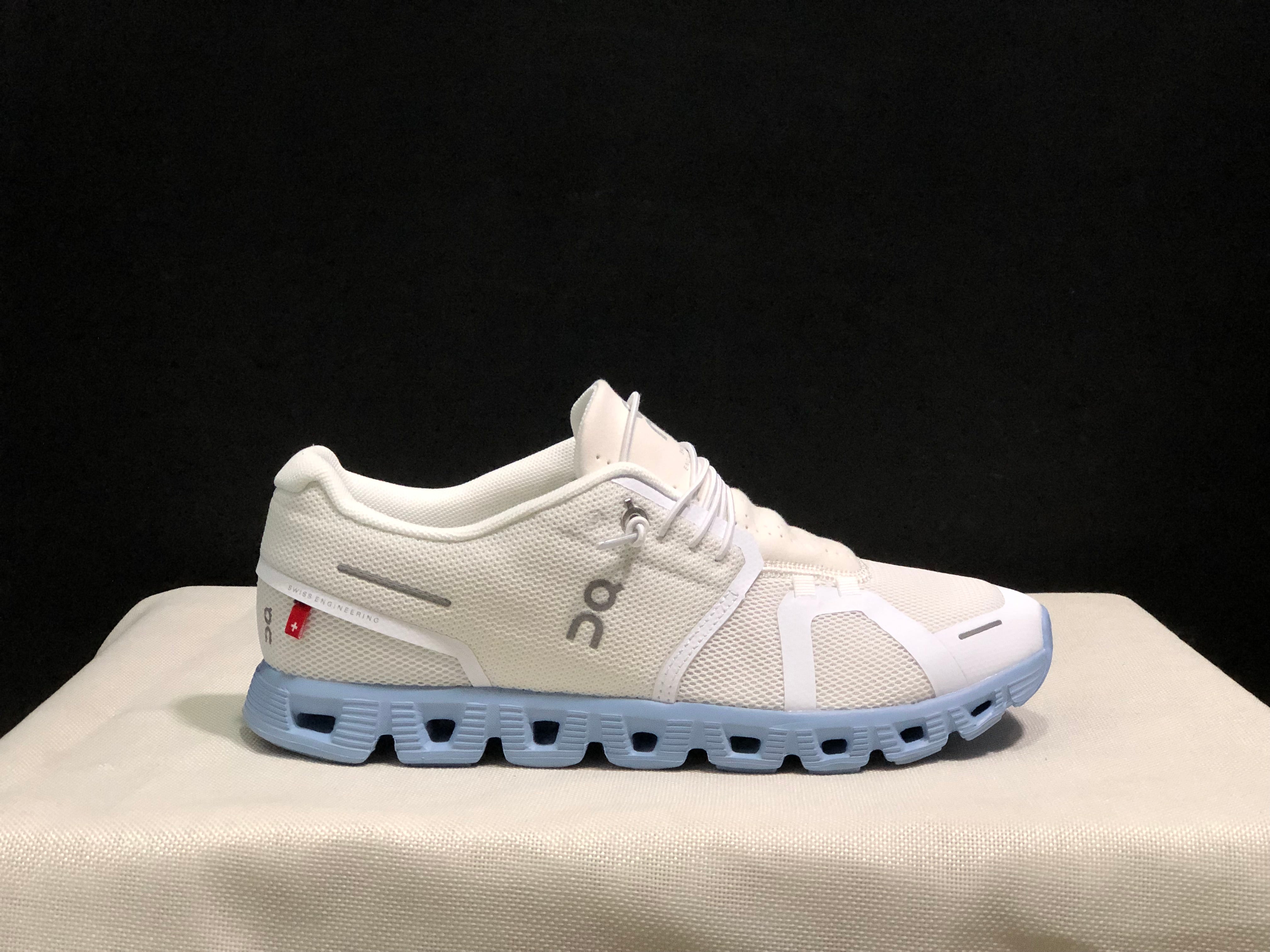 On Cloud 5 white light gray blue