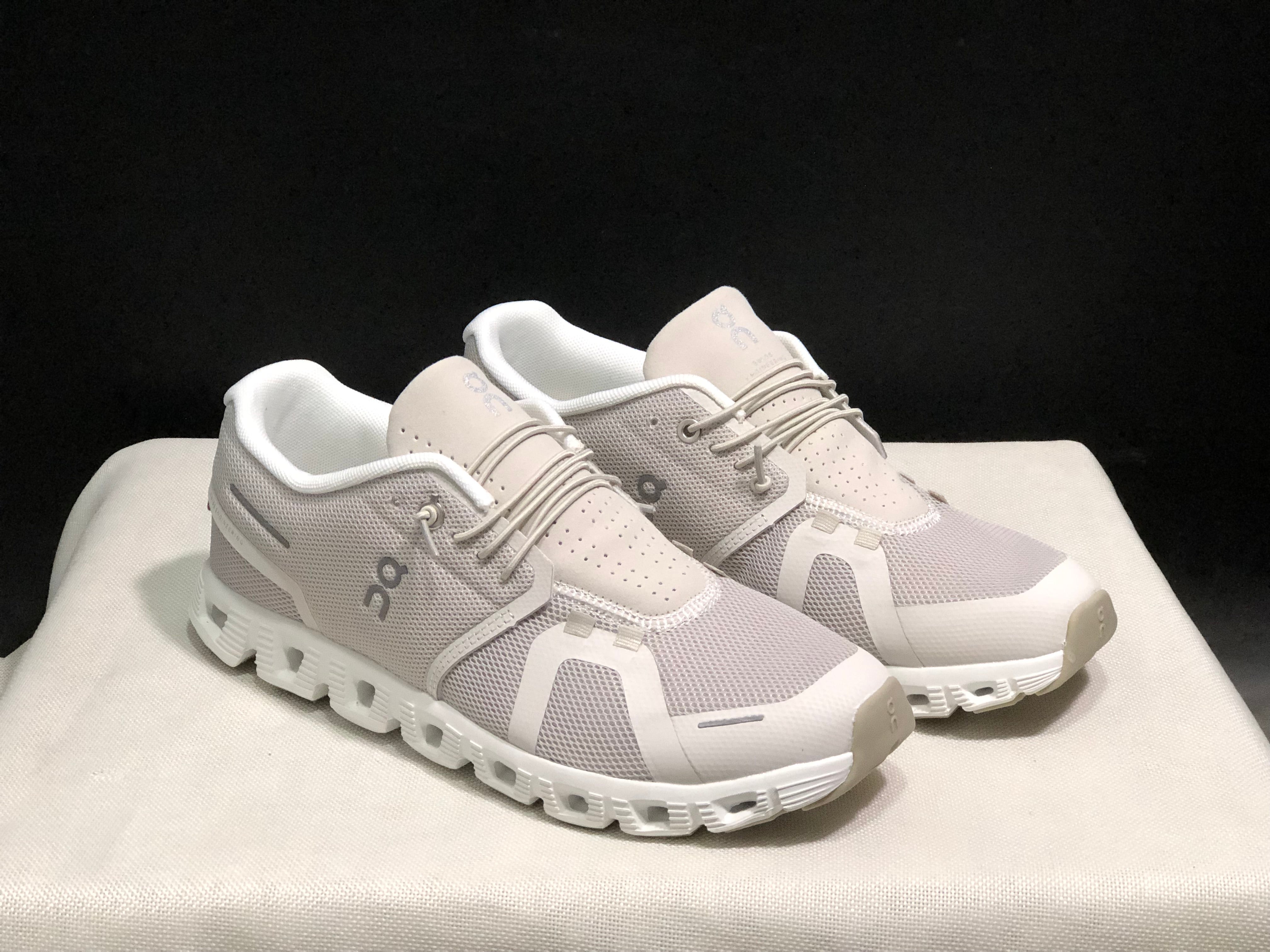 On Cloud 5 Pearl White