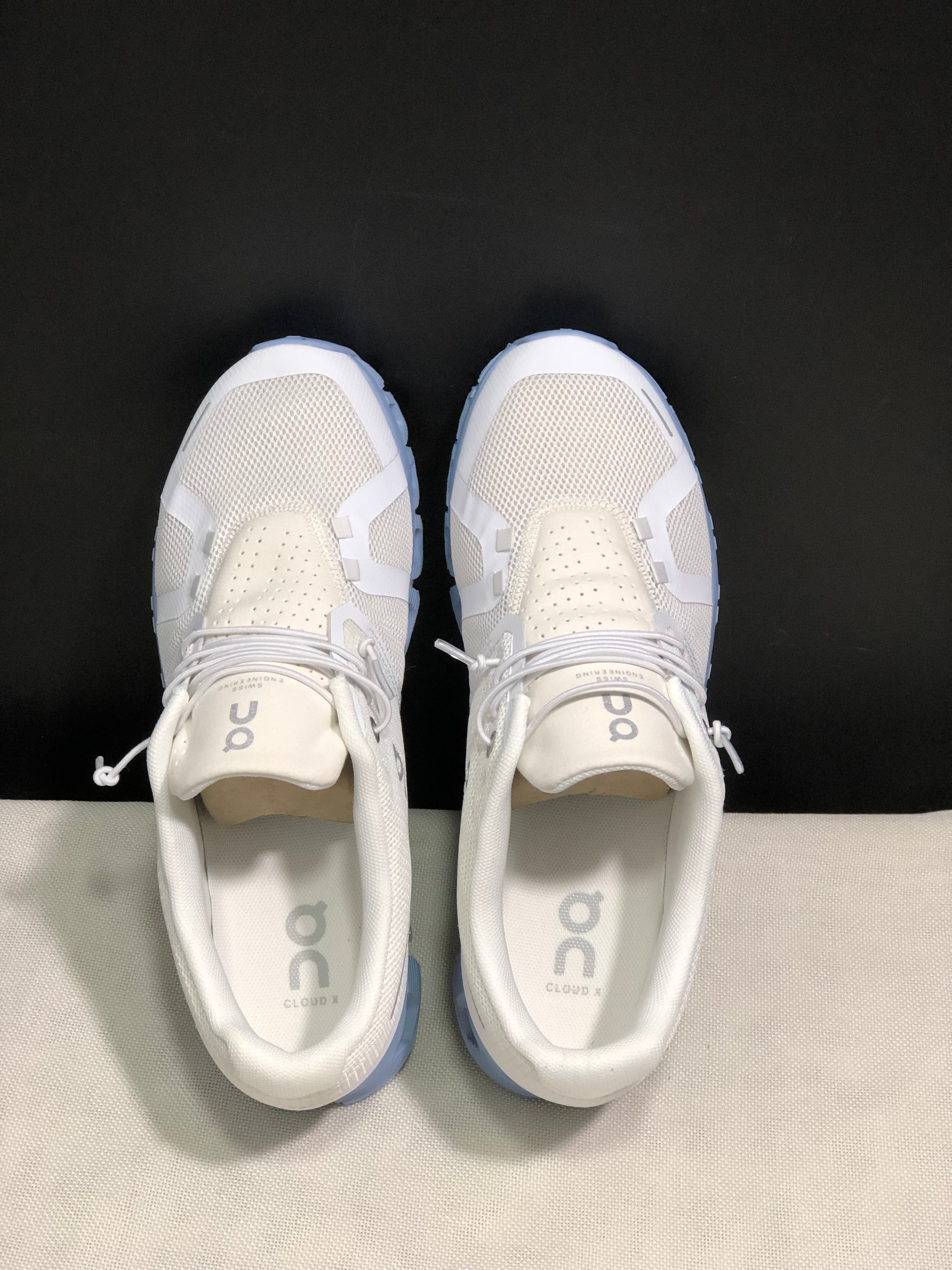 On Cloud 5 white light gray blue